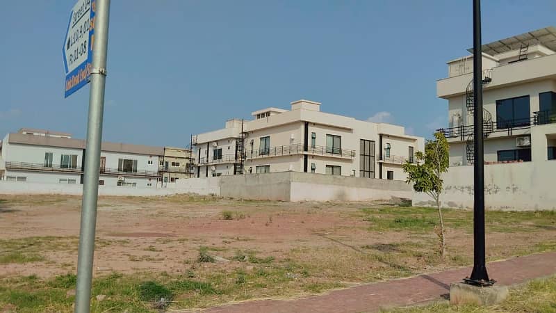 Boulevard and Corner 1 Kanal Residential Plot Available For Sale In Bahria Enclave Islamabad 8