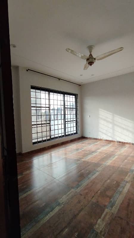 10 Marla Full House Available For Rent In Bahria Town Ph8 0