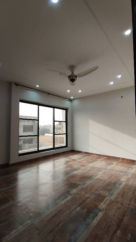 10 Marla Full House Available For Rent In Bahria Town Ph8 5