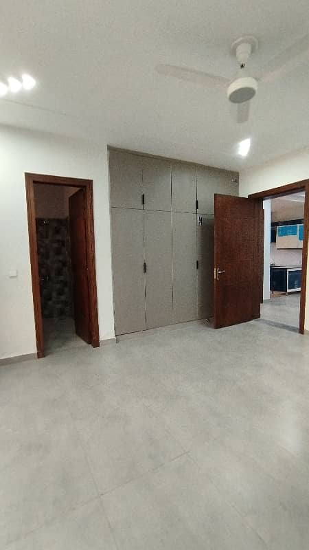 10 Marla Full House Available For Rent In Bahria Town Ph8 13