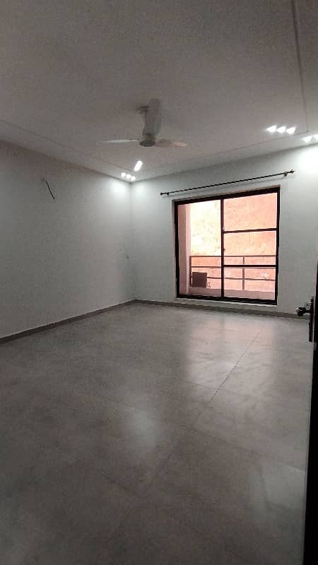 10 Marla Full House Available For Rent In Bahria Town Ph8 15