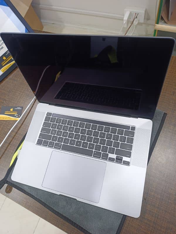 MACBOOK PRO 2019 16 INCH TOUCHBAR I9 8 CORE 32GB 512GB 4GB CARD 44 CYC 18