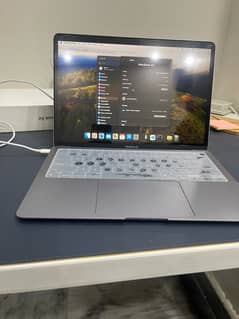 M1 Air 8/256 (Macbook)