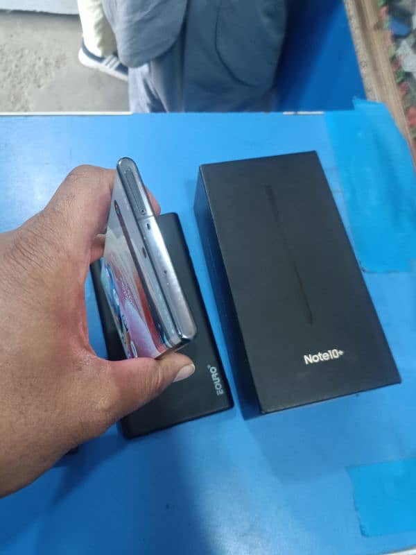 Samsung galaxy note 10 plus 12 GB RAM 256 GB memory 13