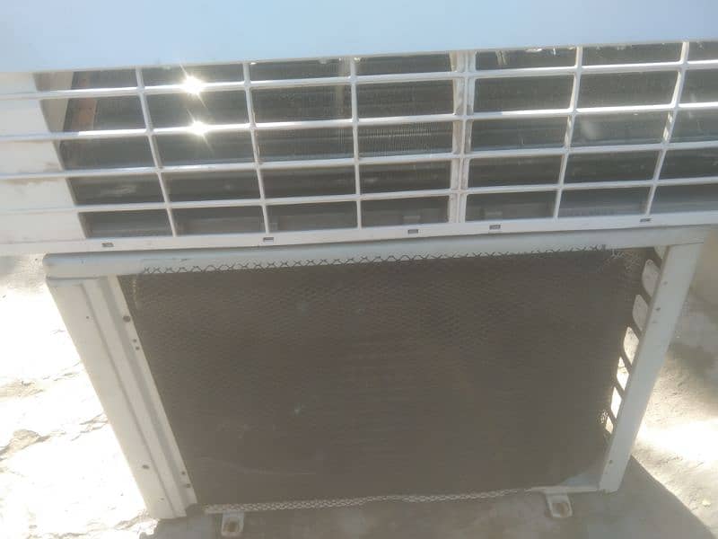 Air conditioner 1.5 ton heat and cool 0