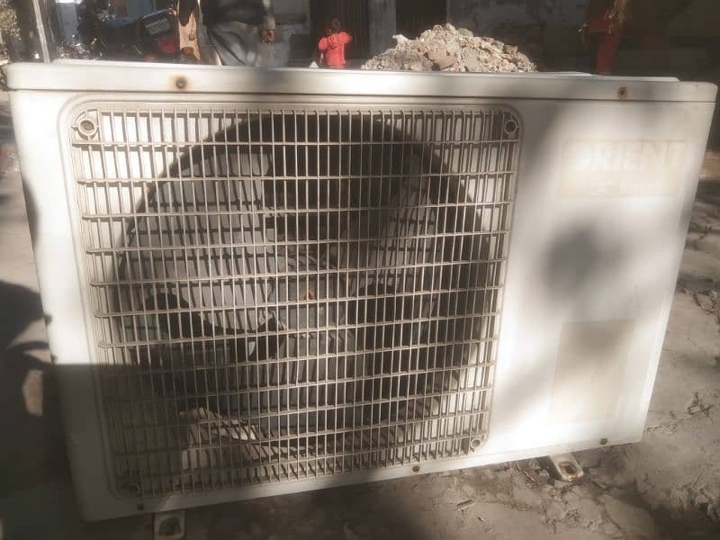 Air conditioner 1.5 ton heat and cool 8