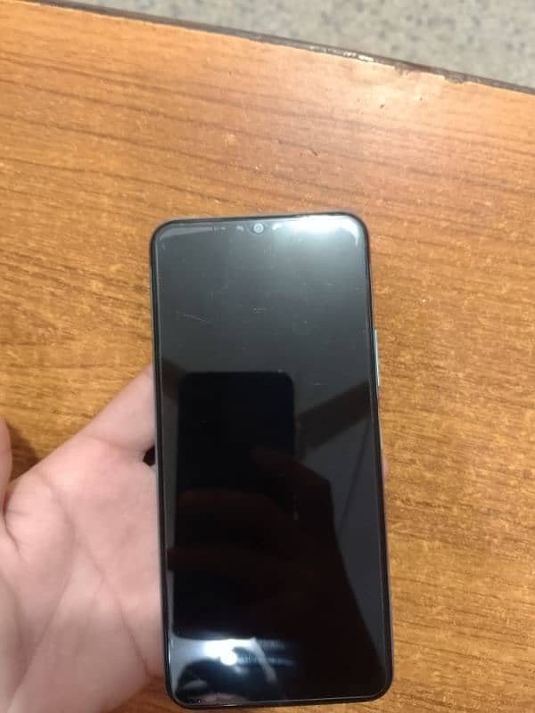 vivo y21a 4+1/64 1