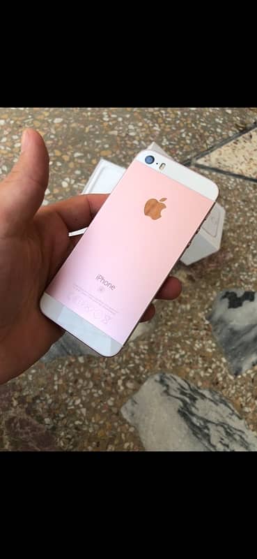 iphone se 64gb 0