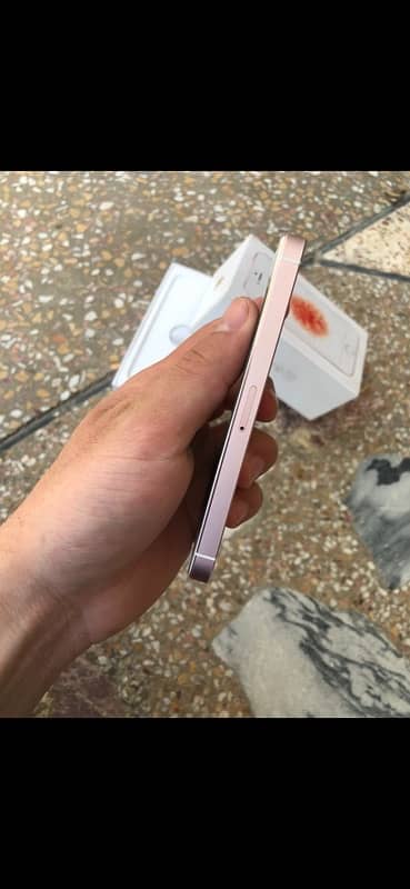 iphone se 64gb 4