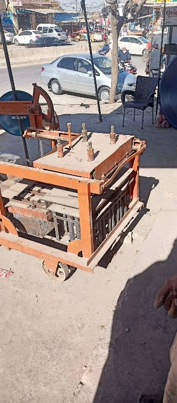 block Machine for sale with all asseries 3