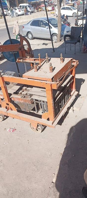 block Machine for sale with all asseries 4