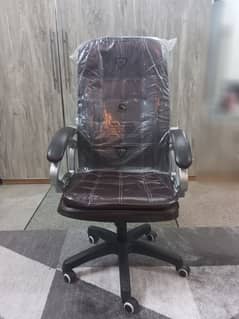 Office chair in brand new condition pure leather