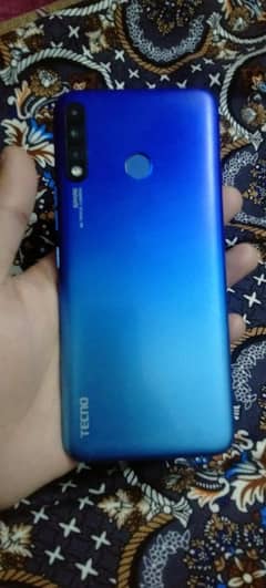 Tecno spark 4 3-32