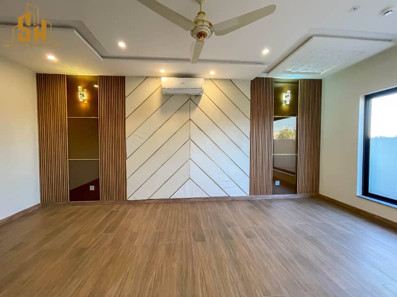 Beautiful Designed 1 Kanal Modern House For Sale In DHA Phase 7 17