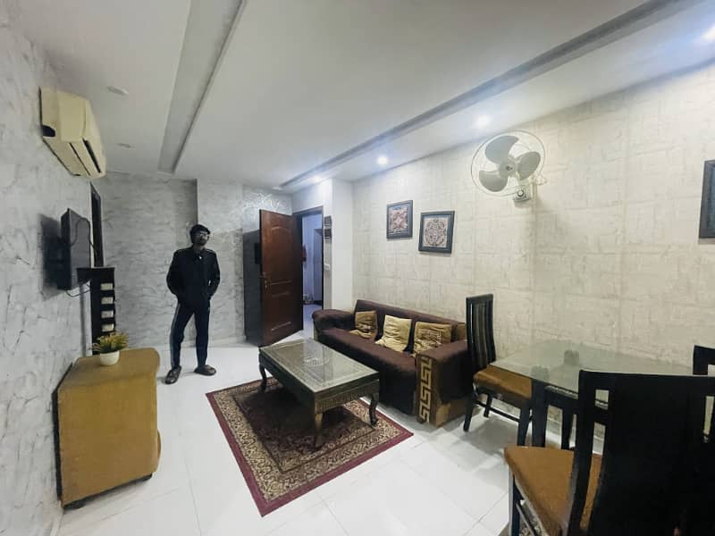 1 BADROON FULLY FURNISHED APARTMENT FOR RENT IN SECTOR D BAHRIA TOWN LAHORE 11