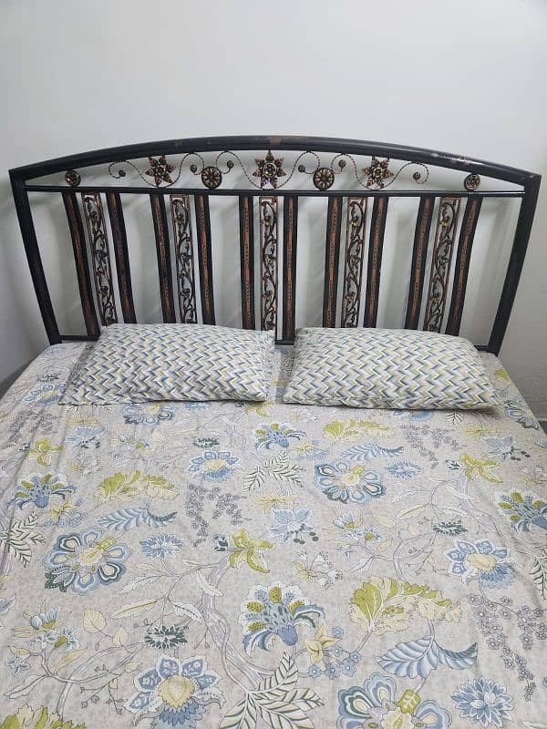 used iron furniture with matress 0