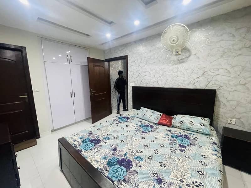 1 BADROOM FULLY FURNISED APARTMENT FOR RENT IN SECTOR D BAHRIA TOWN LAHORE 4