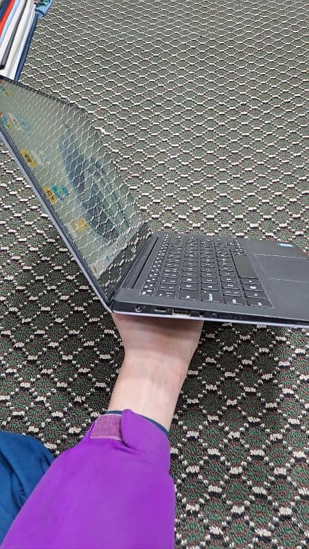 Dell XPS 13 9360 i7 7th Gen 4k Touch Screen 3