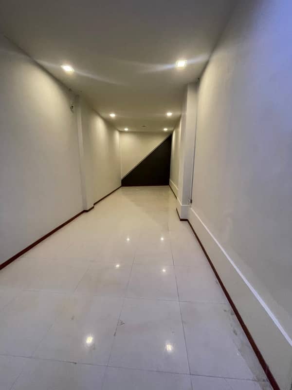 All SIZES PRIVATE OFFICES AVAILABLE FOR RENT IN GULISTAN-E-JAUHAR Square 7