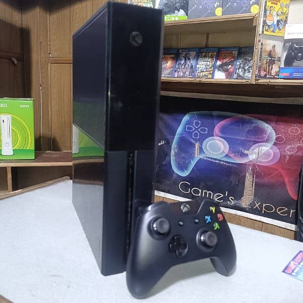 xbox one available with original controller 4 offline games installed 1