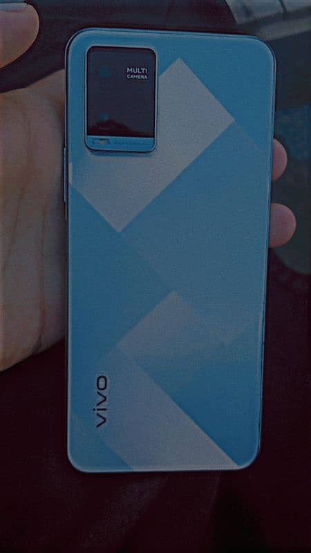 vivo y21 with box charger 0