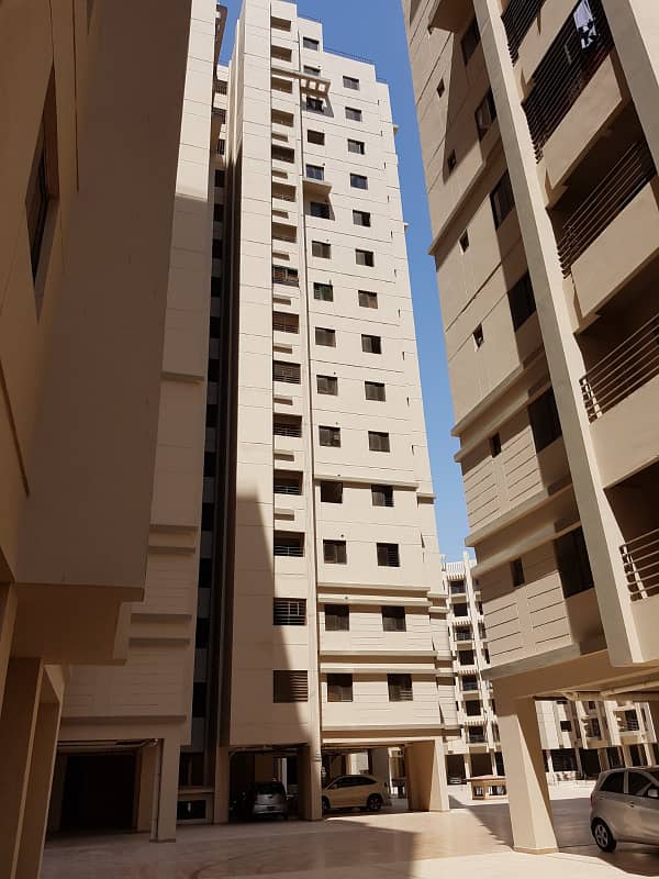 Saima Presidency - 3 Bed DD Corner Flat For Sell 25