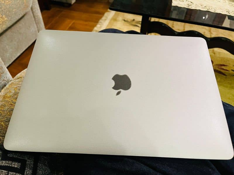 MacBook Pro M1 13 inches 0