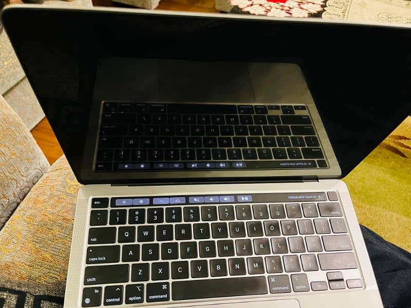 MacBook Pro M1 13 inches 3