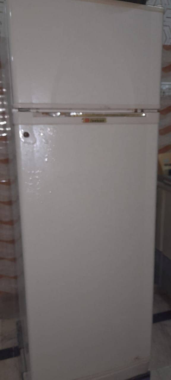 Dawlance refrigerator Urgent Sale Serious Buyers Contact me 4