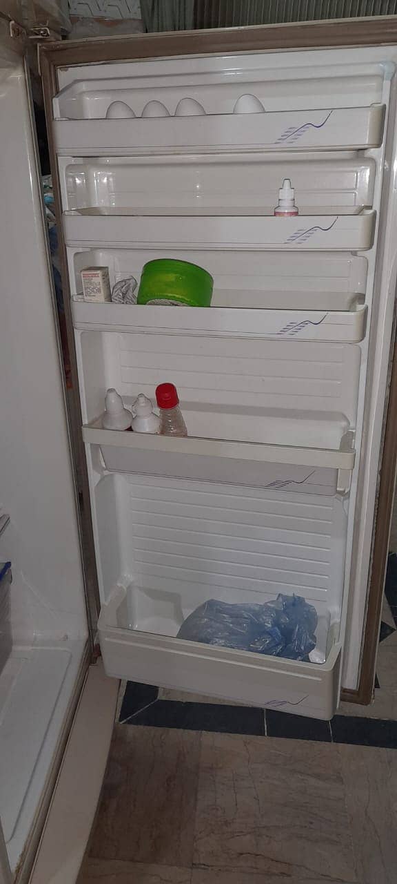 Dawlance refrigerator Urgent Sale Serious Buyers Contact me 6