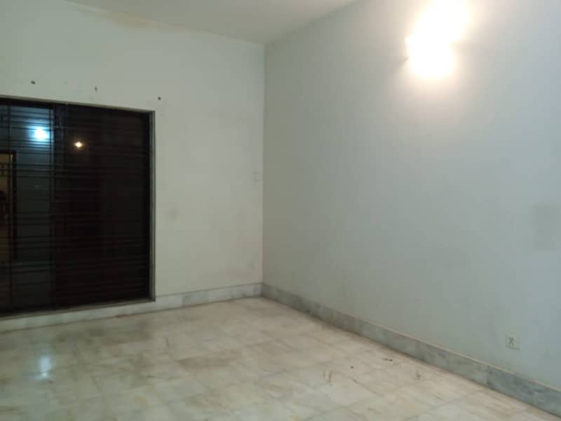 1 Kanal Separate Gate Upper Portion Is Available For Rent In Dha Phase 3 Near Mcdonald,s Y block 5