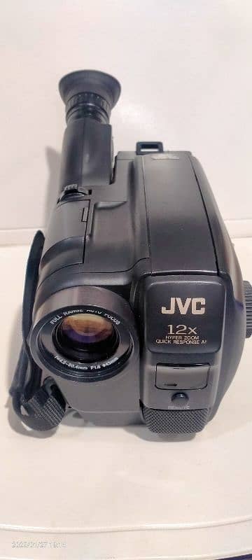 JVC Compact VHS GR-AX200 0