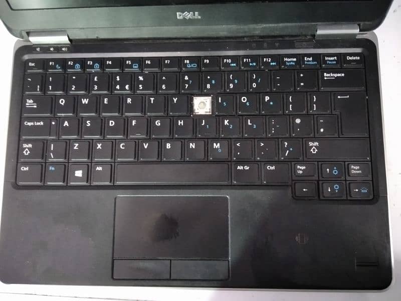 Dell Latitude E7240 0