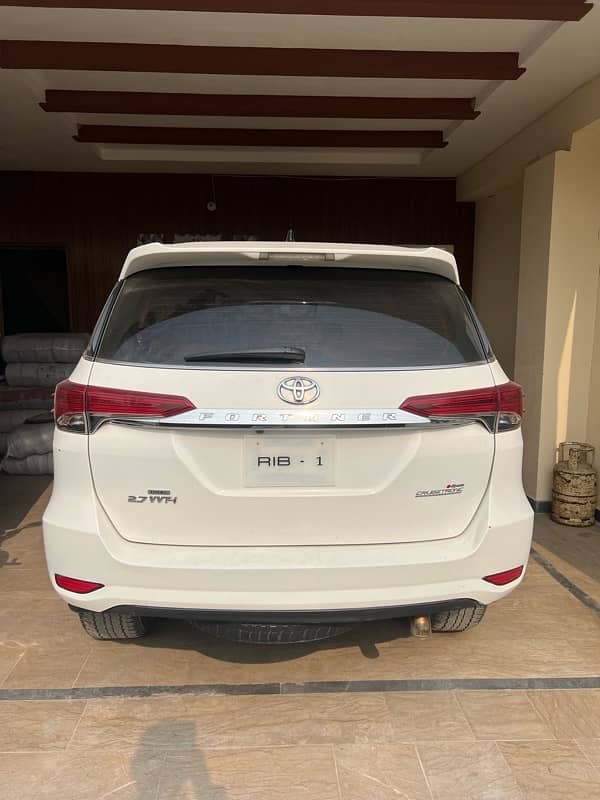 Toyota Fortuner V 2017 2