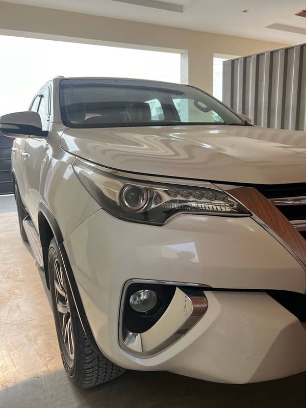 Toyota Fortuner V 2017 3