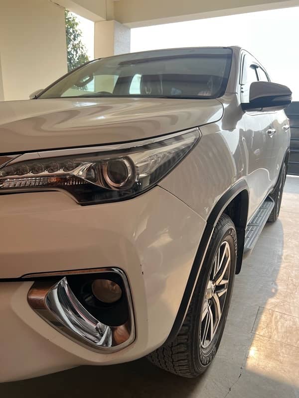 Toyota Fortuner V 2017 4