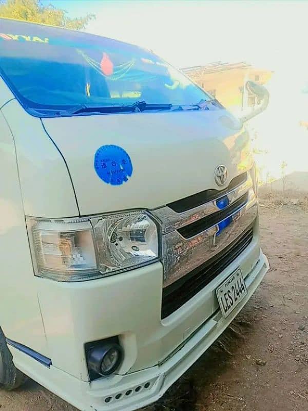 Toyota Hiace boxa 200 2010 Urgent for sale 1