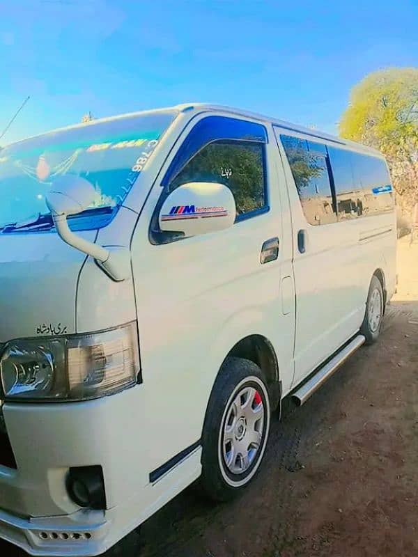 Toyota Hiace boxa 200 2010 Urgent for sale 4