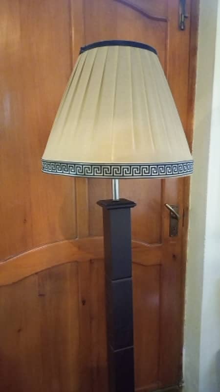 WOOD STAND LAMP FOR SALE || BEIGE SHADE || AVAILABLE IN I-8 ISLAMABAD 4