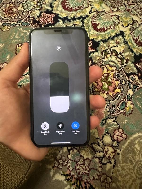 iphone11 propta scratch less phone not even one dot on back and screen 4