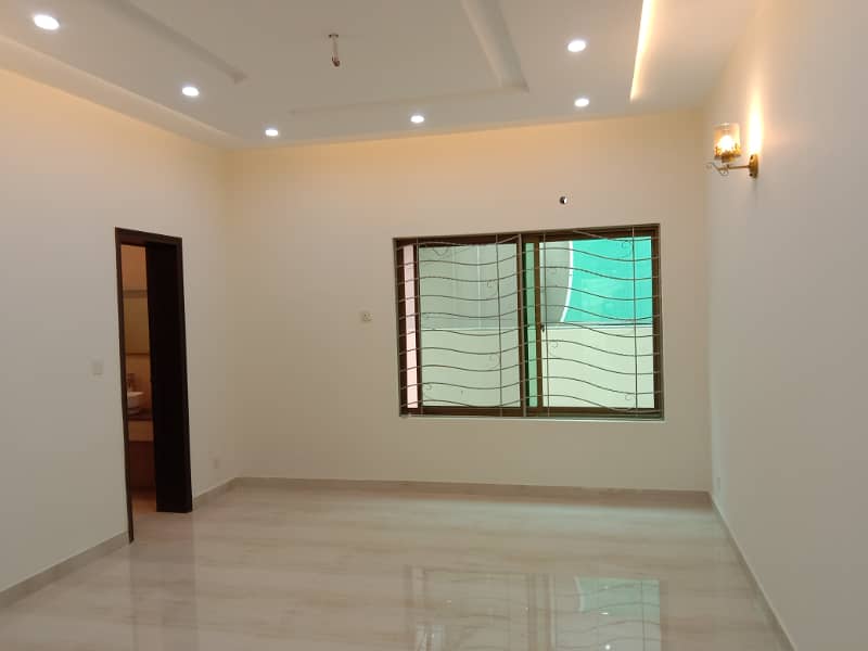 1 Kanal Bungalow Available For Rent In Best Block Of DHA Phase 4 Lahore 2