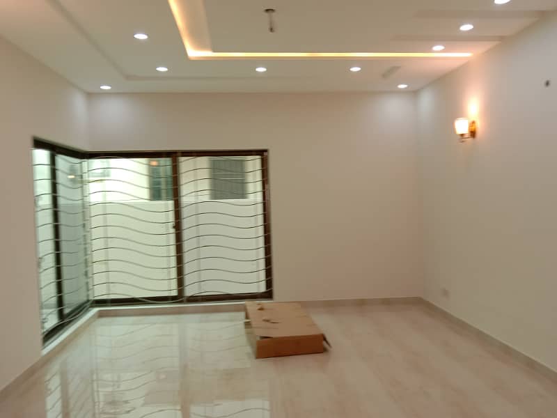 1 Kanal Bungalow Available For Rent In Best Block Of DHA Phase 4 Lahore 6