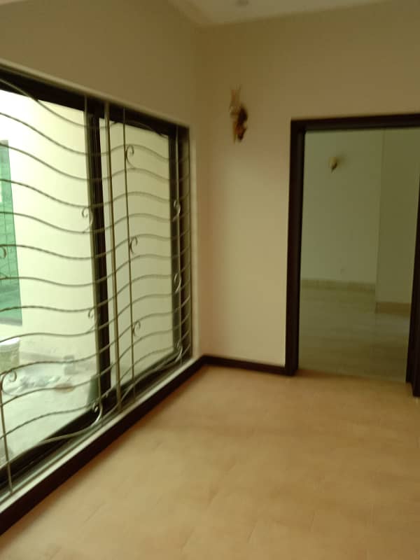 1 Kanal Bungalow Available For Rent In Best Block Of DHA Phase 4 Lahore 10