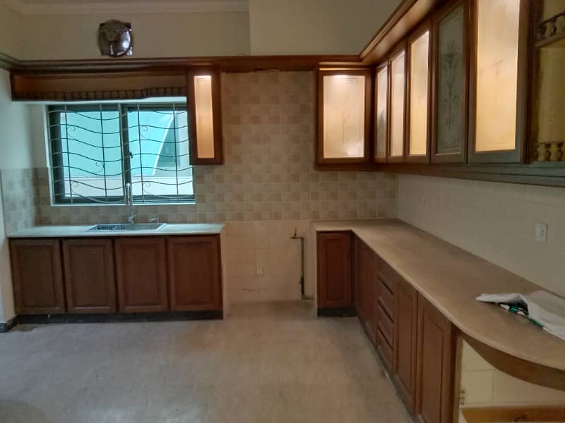 1 Kanal Bungalow Available For Rent In Best Block Of DHA Phase 4 Lahore 14