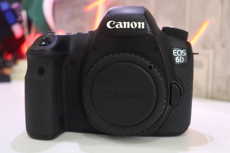 Canon 6D Body Only 0