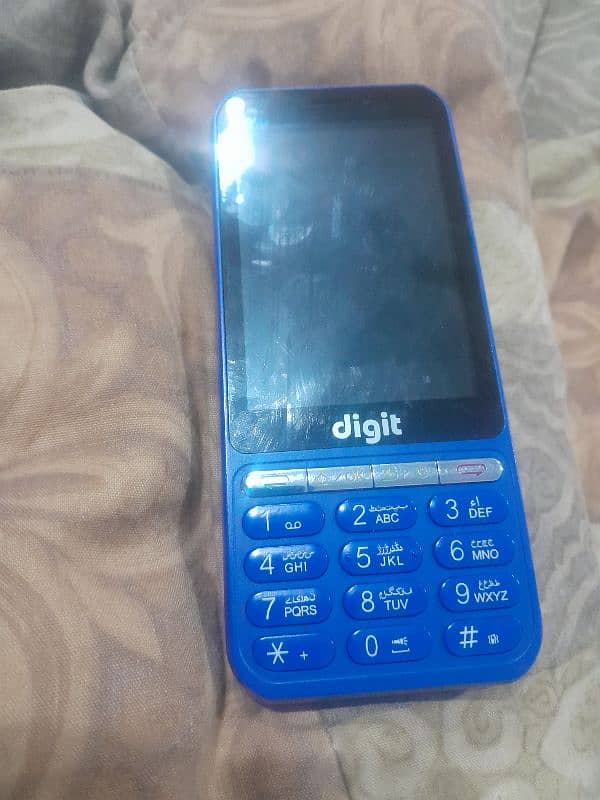 touch and type dua lsim 4G phone for sale 0