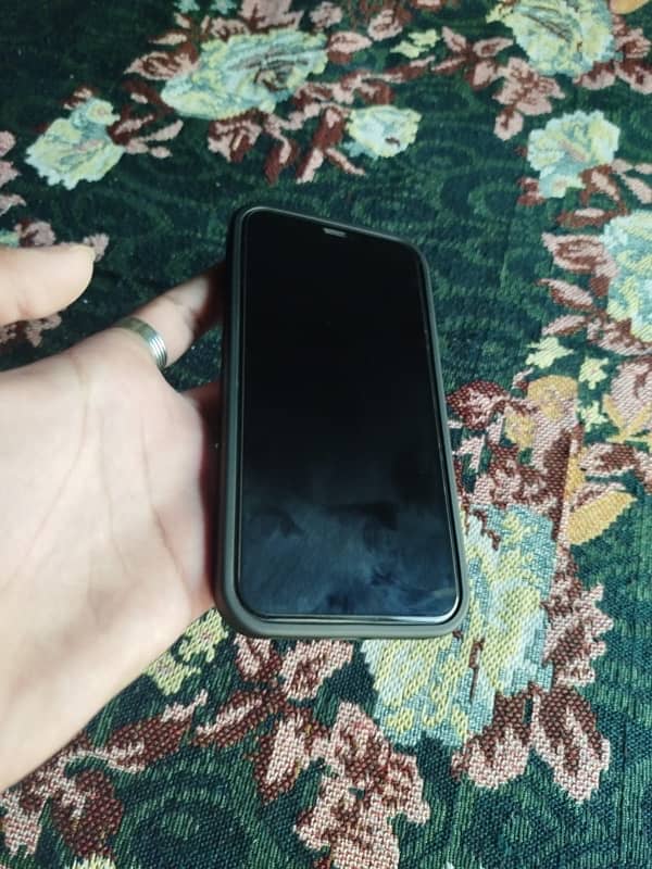 iphone 11 ~ 64GB ~ Waterpack ~ Non Pta ~ Exchange Possible 1