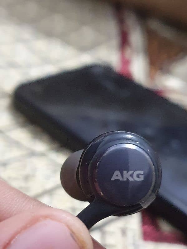 AKG BY Samsung earphones 0