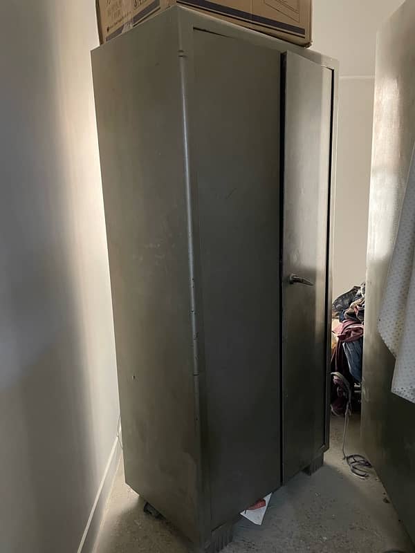 steel cupboard 0