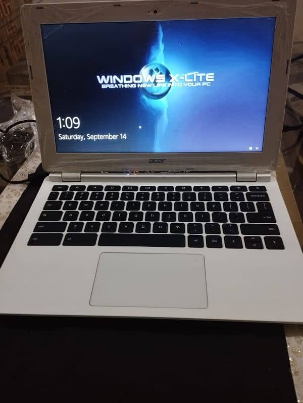 Acer CB3-111 | 16GB SSD Storage | 2GB RAM | Windows 10 | Chromebook 1